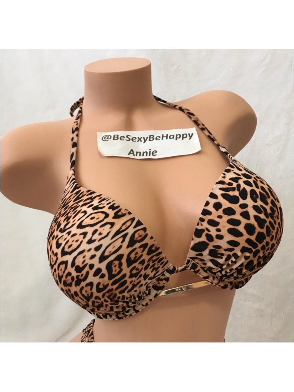 36C Victoria’s Secret bombshell bikini top